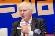 巴菲特传记作者Steve Jordan：AI已经承担了很多工作，但还需要人类进行检查