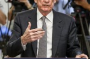 鲍威尔任期即将落幕，八年美联储主席生涯争议缠身