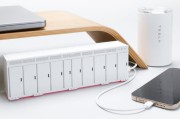 特斯拉上架迷你储能站造型充电宝：1:40比例复刻Megapack，售价709元
