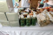 王小卤、珍酒等齐现“扭蛋机”，小朋友抱走“大奖”