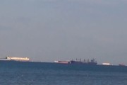 霍尔木兹海峡禁航，已有油轮被击沉！国内船企：未接到封锁消息，正准备进去装货