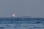 霍尔木兹海峡油轮通航短期内难以恢复正常，“需数周，甚至数月”