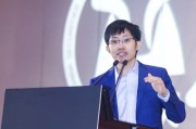 梁文锋罕见“松口”，680亿DeepSeek也“缺钱”了？