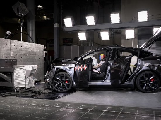 特斯拉：“安全至上”始终是特斯拉造车的首要原则