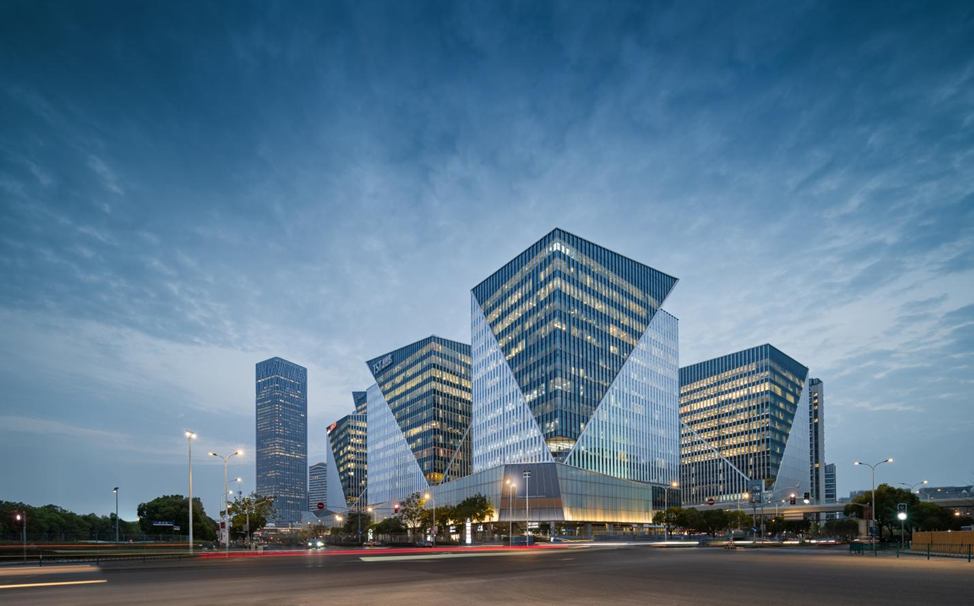 办公租赁逆势增长72％，陆家嘴集团“深耕内功”的一年