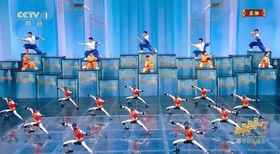 人形机器人“炸场”!春节晚会变身科技狂欢 外媒关注中国人形机器人在春晚大放异彩