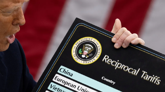 最高法院裁定特朗普关税违法,评估显示美国或需退还超1750亿美元税款