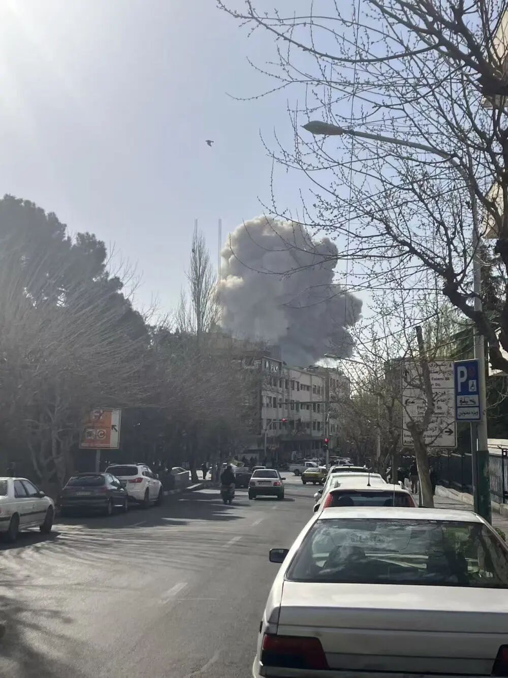 伊朗官方：建议民众离开德黑兰