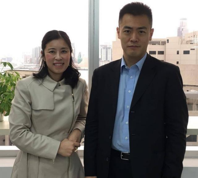 父亲身家超过李嘉诚,他不爱美女爱丑女,继承60亿家产坐地铁上班