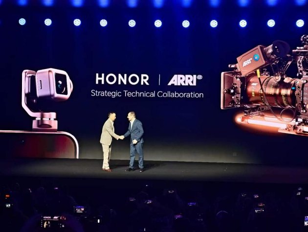 荣耀MWC火力全开：机器人手机颠覆形态，联手阿莱ARRI重写移动影像规则