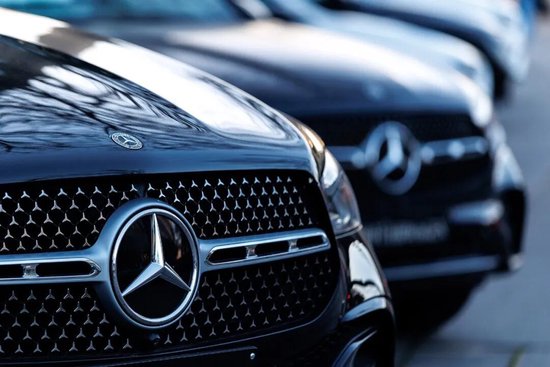 一年少赚400亿，奔驰卖不动了
