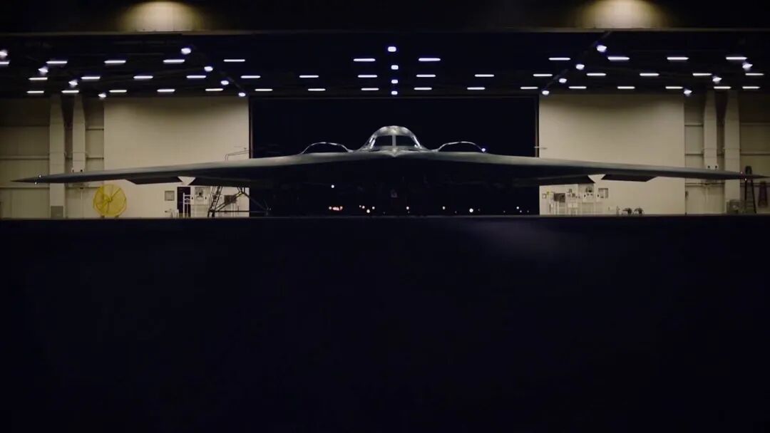 特朗普称对伊行动或持续约4周 伊朗发起大规模打击行动