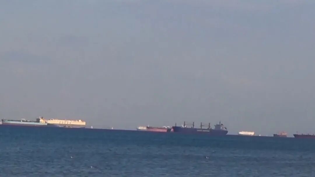 霍尔木兹海峡禁航,已有油轮被击沉!国内船企:未接到封锁消息,正准备进去装货