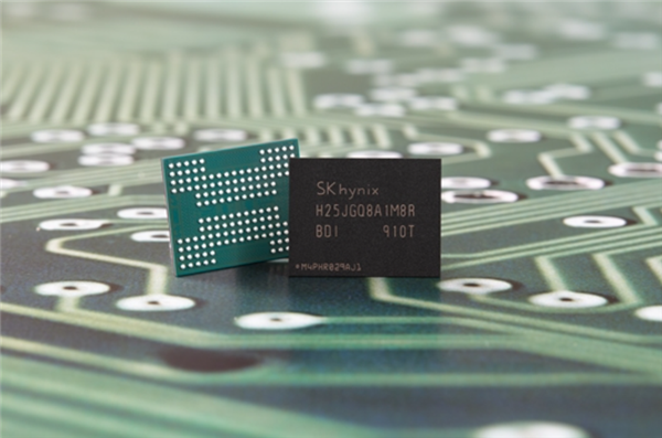 近4倍涨幅!卢伟冰谈存储涨价:史无前例 预计涨到2027年底