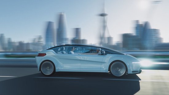 “人机共驾”事故责任难定,智驾险难补位!全国人大代表周燕芳:建议加快智能驾驶相关法律法规修订