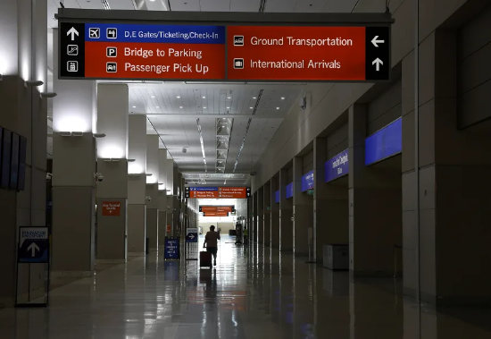 “我们想念加拿大朋友”：特朗普对加威胁重创拉斯维加斯旅游业