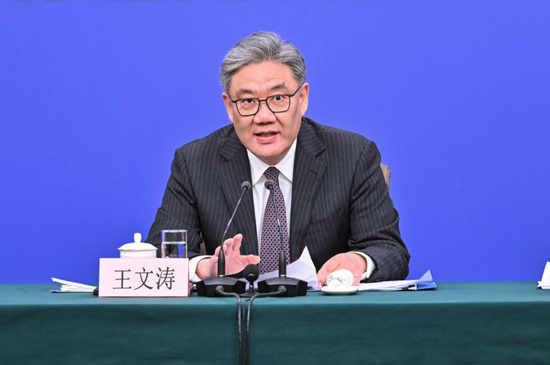 信息量巨大！五位“掌门人”重磅发声，事关降准降息、提振消费、人工智能、稳定市场等→