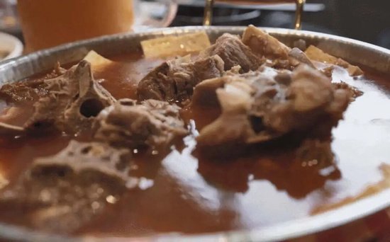 西贝命悬一线：贾国龙卸任CEO、大幅关店裁员｜独家-36氪