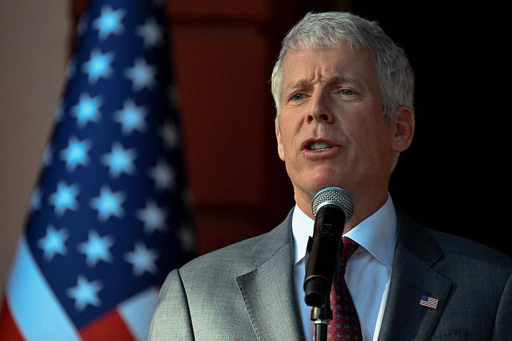 美能源部长称美军成功护送油轮通过霍尔木兹海峡