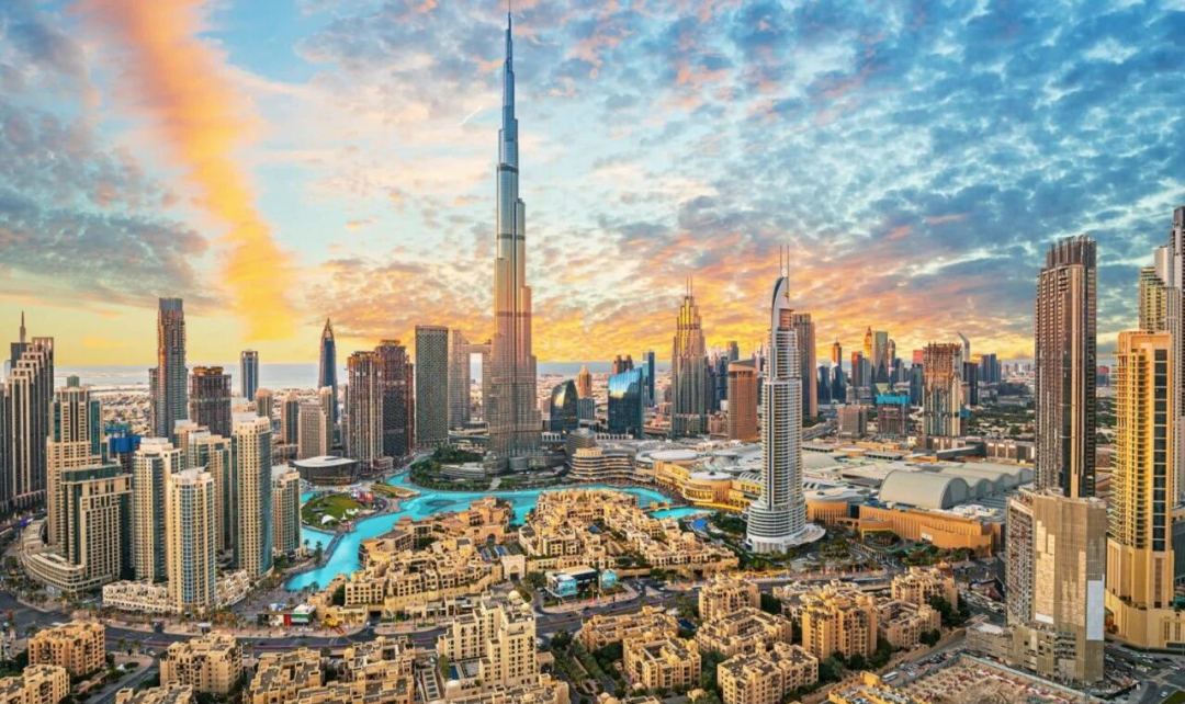 大批富豪撤离！迪拜楼市崩盘，香港意外回春