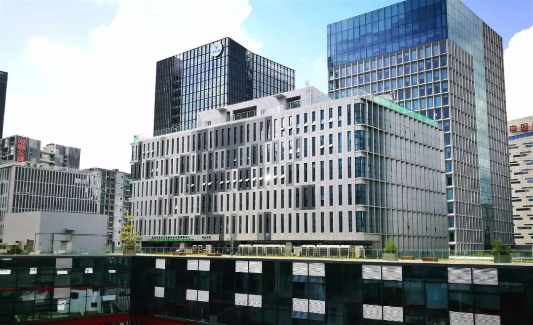 福州老板提大单，拨100多亿赶建机房