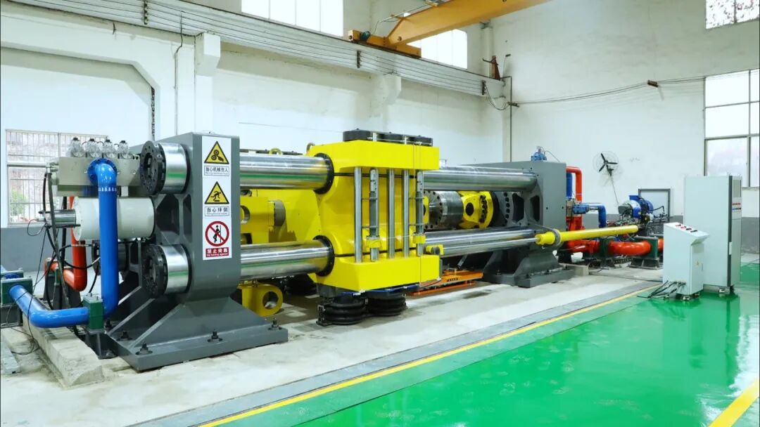 新装备！大吨位阻尼器试验台达国际先进水平