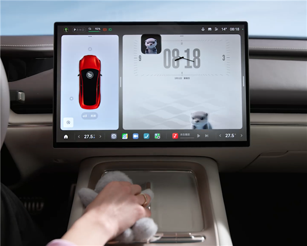 小米汽车太会了！新一代小米SU7磁吸萌宠实拍 哪个女生能拒绝