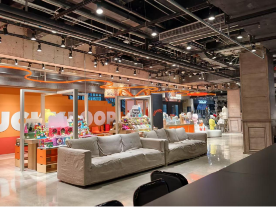 “没有辨识度！” 阿里潮玩首店遇冷顾客寥寥，新IP“撞脸”LABUBU？