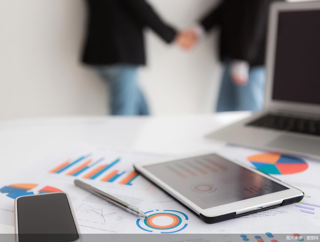 低利率时代突围，上市险企借分红险打出“组合拳”