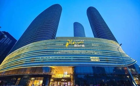 体面人，江苏前首富苏宁张近东，英雄迟暮!