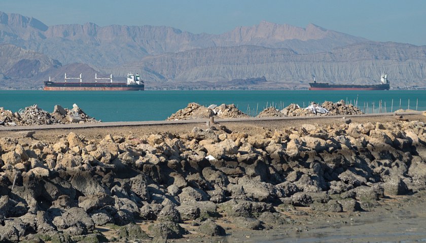 伊朗与部分国家达成协议,霍尔木兹海峡通行船只数量有所回升