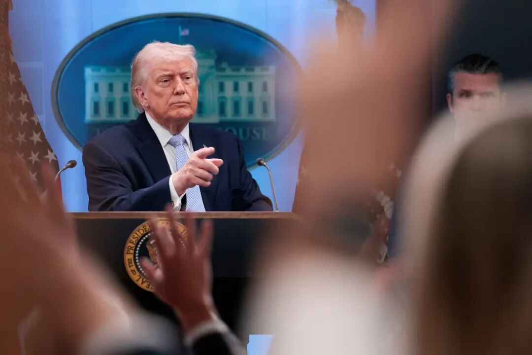 英镑GBPUSD面临滞胀夹击!英国央行鹰鸽分歧加剧,利率路径扑朔迷离