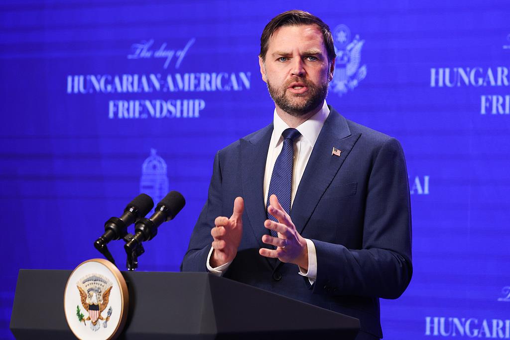 美副总统万斯:美伊停火为“脆弱休战” 特朗普“急于看到进展”