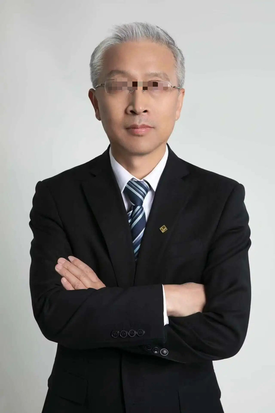 基民血亏超30%，自己投资却赚5000万！泰康基金桂跃强，悄悄在愚人节离职