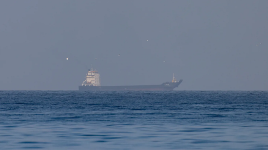 霍尔木兹海峡油轮通航短期内难以恢复正常，“需数周，甚至数月”