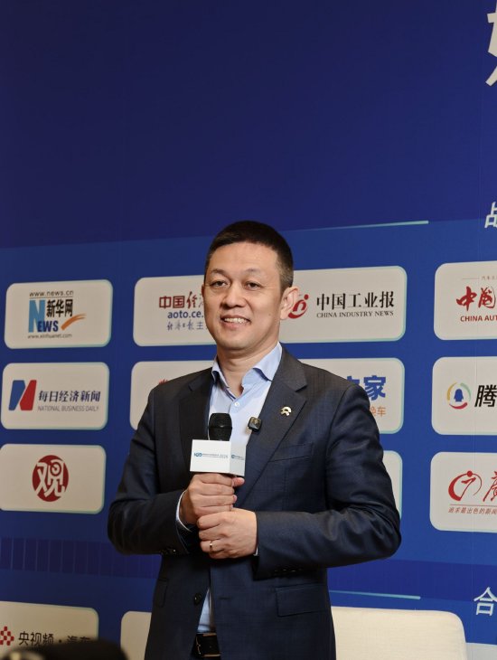 蔚来李斌:我和一线同事出差标准一样,住好酒店要自己掏钱