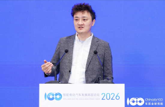 元戎启行周光:当前小模型自动驾驶存在“跷跷板效应”