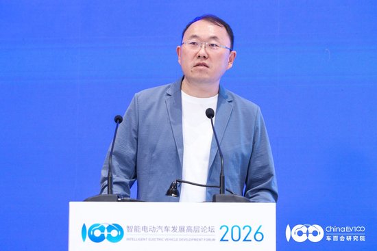 理想汽车智能工业副总裁王巍：正致力于制造“硅基专家”
