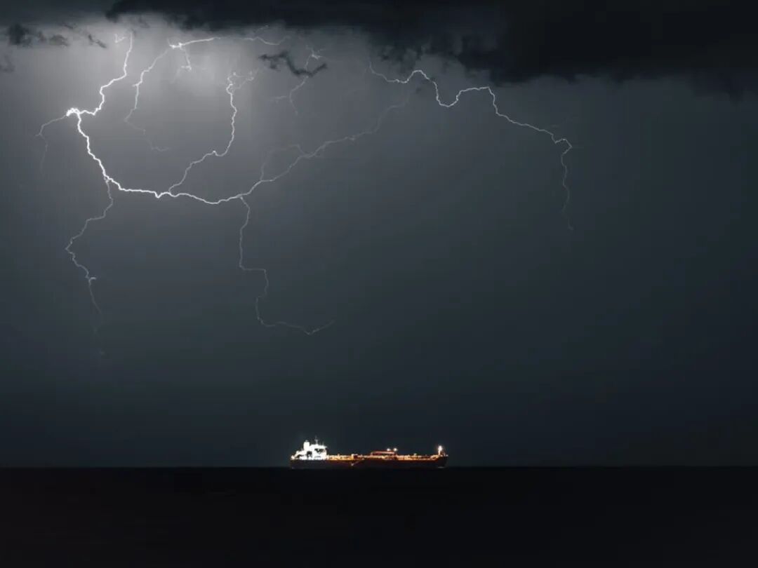 牛弹琴:美国这一招,够狠够损也够蠢