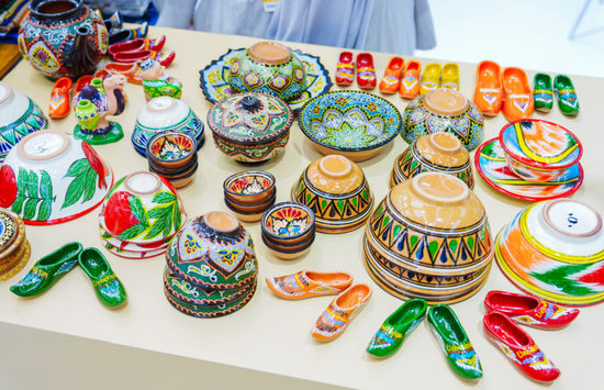 “绿地全球馆”携25款首发新品亮相第六届消博会,抢抓海南自贸港封关后首展机遇,服务高水平对外开放