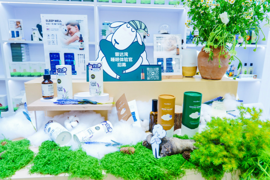 “绿地全球馆”携25款首发新品亮相第六届消博会,抢抓海南自贸港封关后首展机遇,服务高水平对外开放