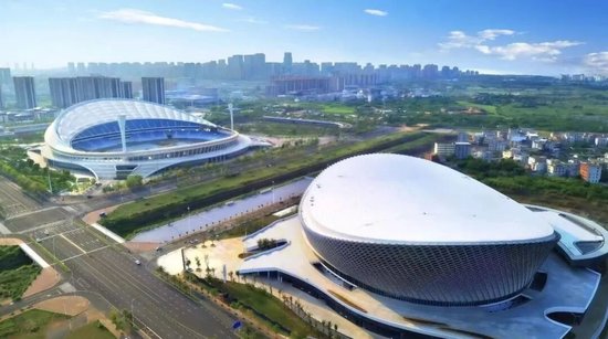 “绿地全球馆”携25款首发新品亮相第六届消博会,抢抓海南自贸港封关后首展机遇,服务高水平对外开放