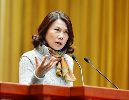 “你又当又立”VS“你不讲体面”!格力海信爆发“铜铝大战”,两高管互揭老底