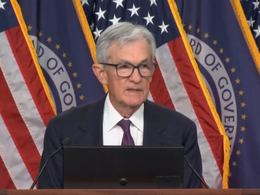 特朗普称：若鲍威尔下月留任美联储，将解雇他