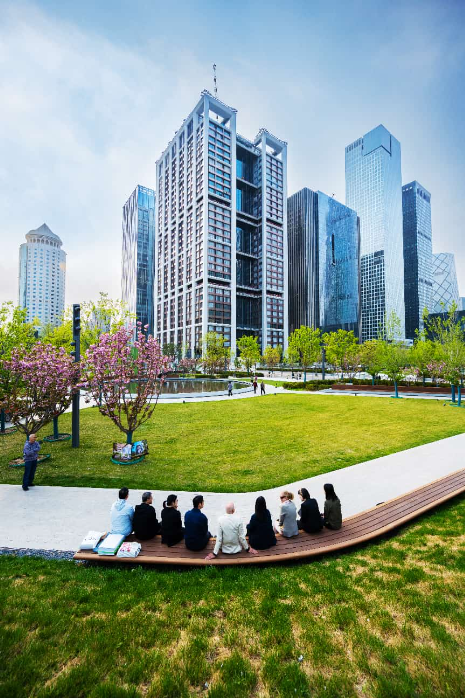 全球建筑泰斗诺曼·福斯特到访维晟中心，北京CBD核心区再添大师印记