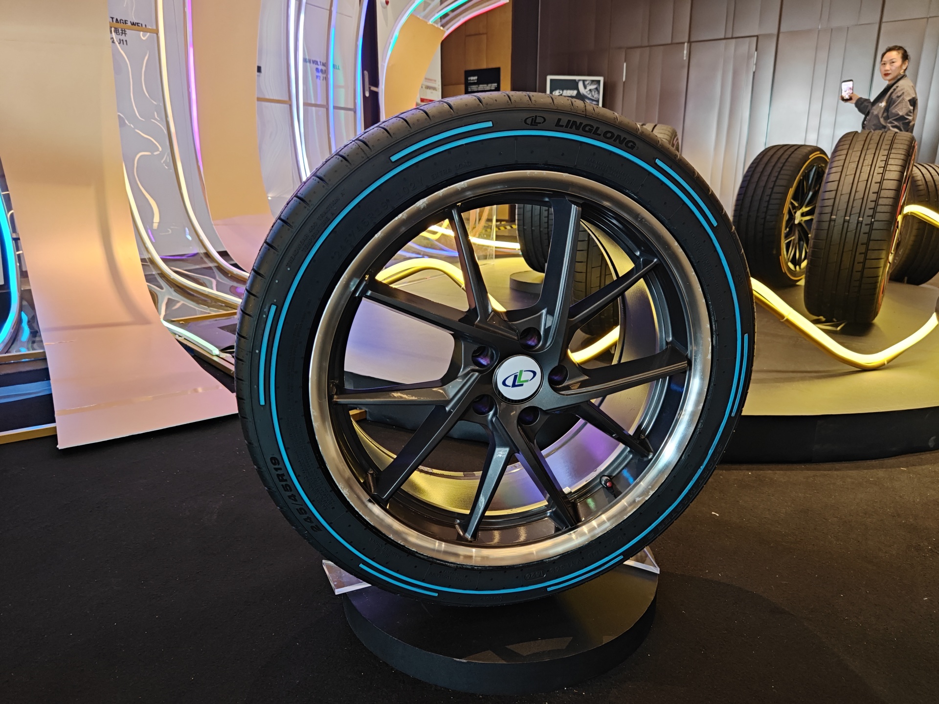 涨价潮席卷汽车上下游！超70家轮胎企业集体发布“涨价函”，仍难覆盖成本增量？