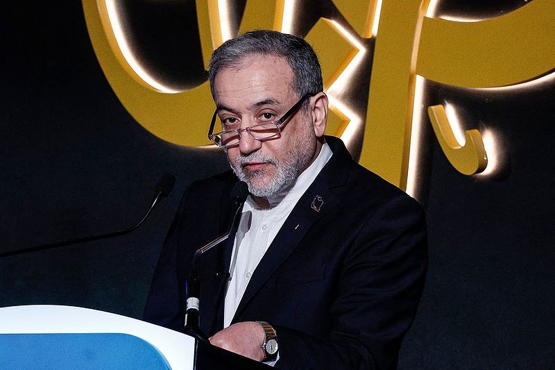 伊朗外长：伊朗人民比以往任何时候更团结