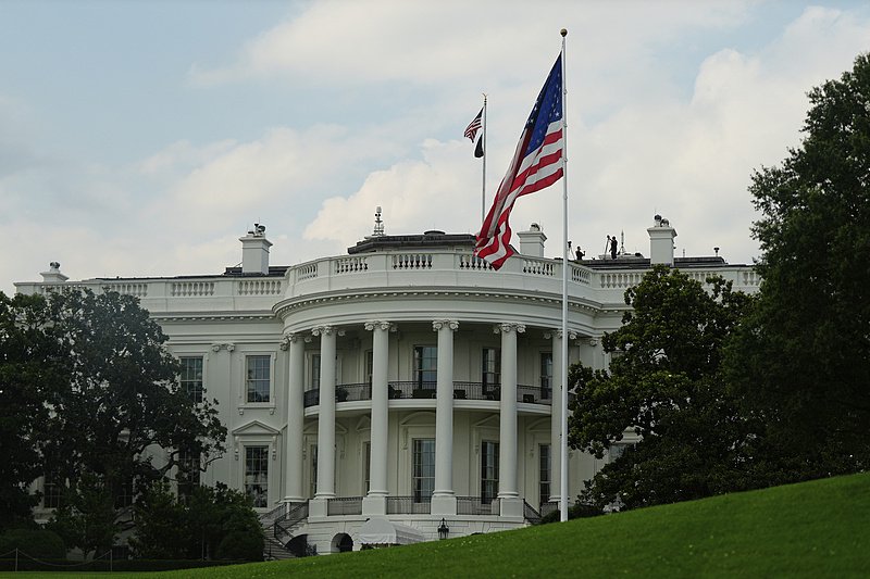 美伊谈判前景不明：美称“看到进展” 伊称暂无会谈安排