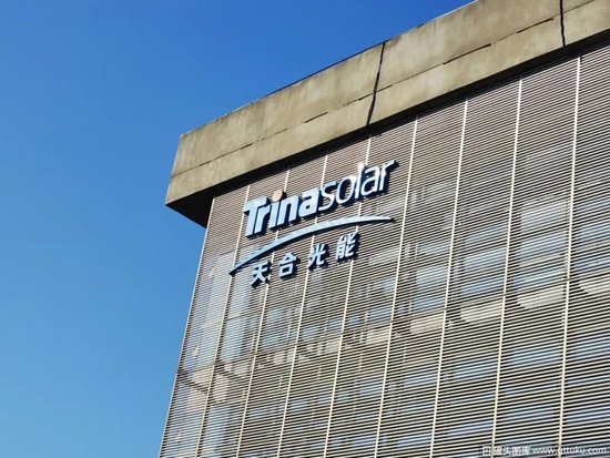 “最美光二代”嫁给“霸王”，却难守天合光能的战场？