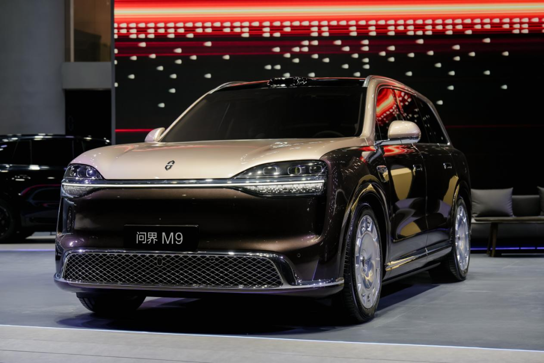 问界百万辆之后，豪华“标尺”已变
